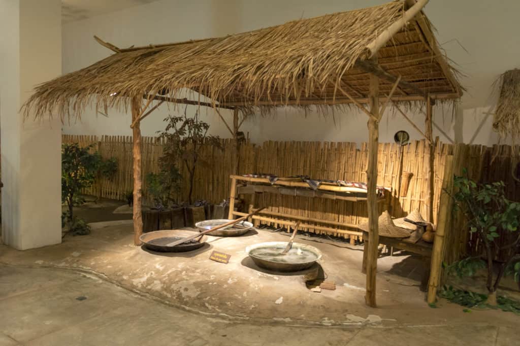Model einer Hütte zum Einkochen der Opium Rohmasse aus Bambus