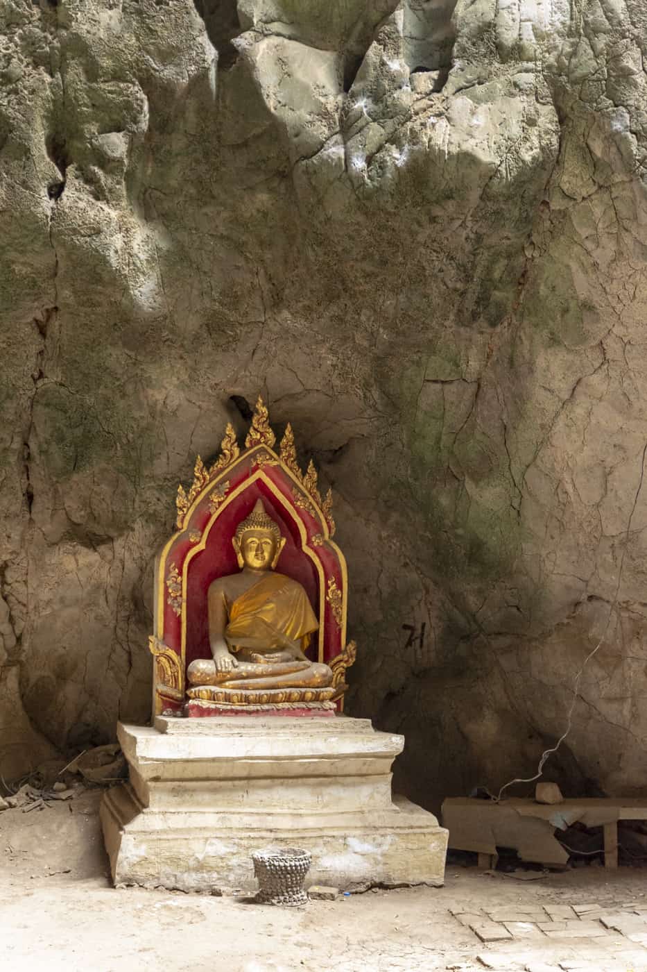 Buddha Figur in einer Wandvertiefung