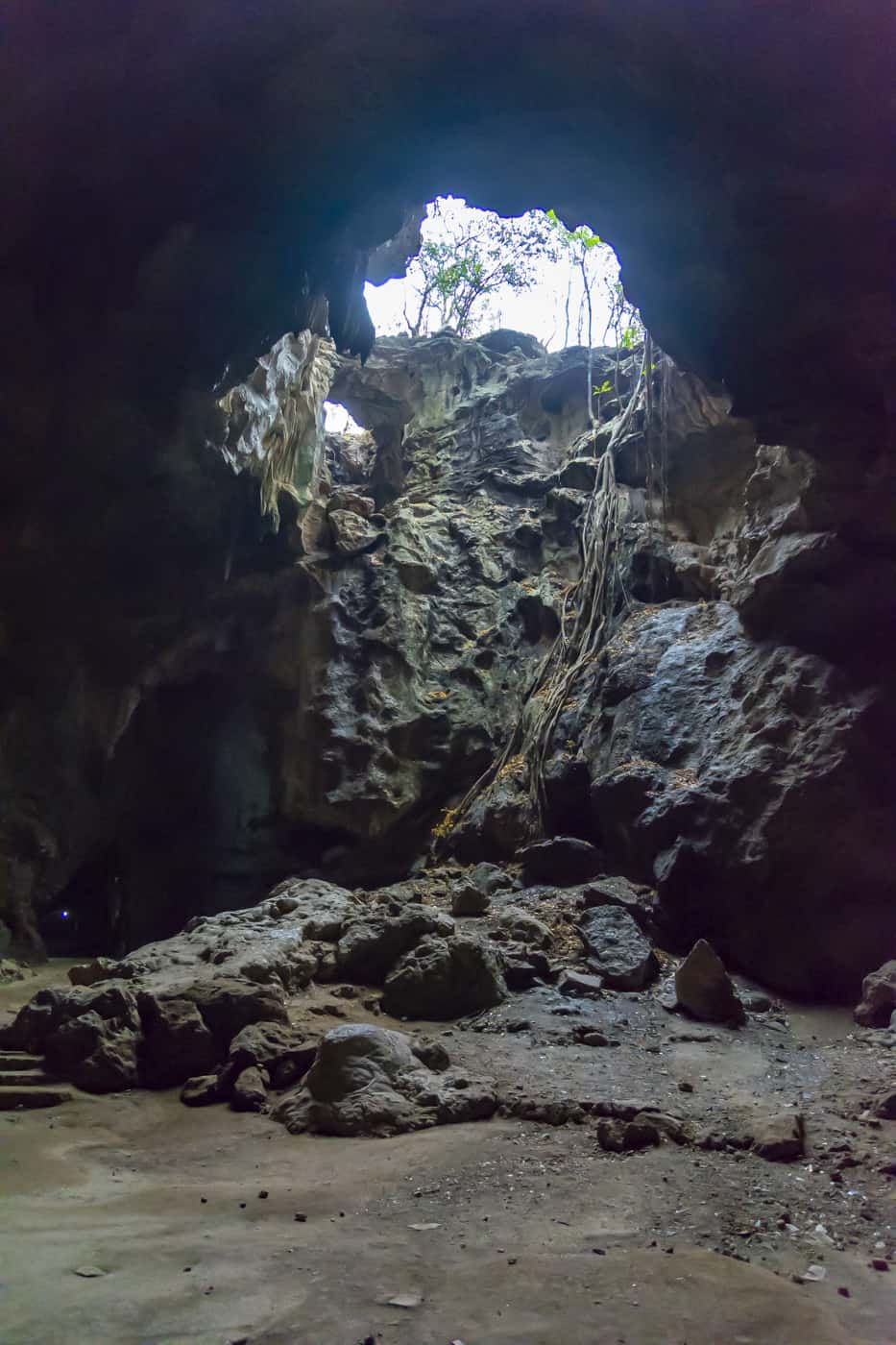 Eingestürzte Höhlendecke in der Höhle Khao Luang in Phetchaburi - Thailand
