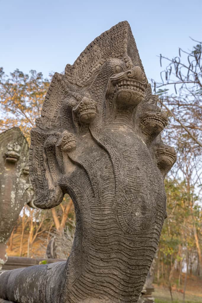 5 Köpfige Naga-Schlange am Beginn der ersten Naga Brücke