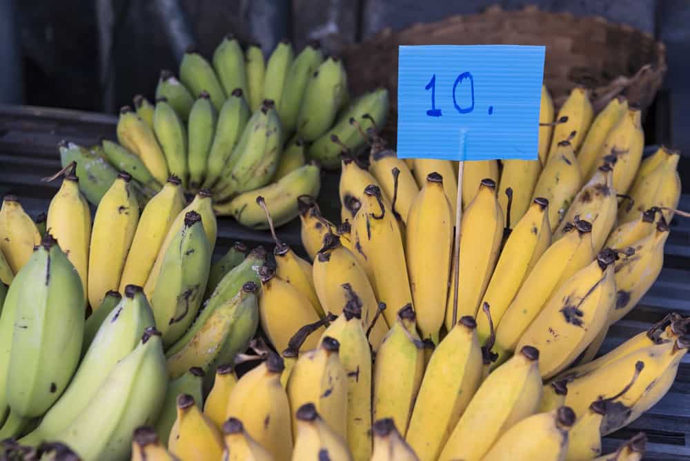 Thailändische Bananen mit Preisschild