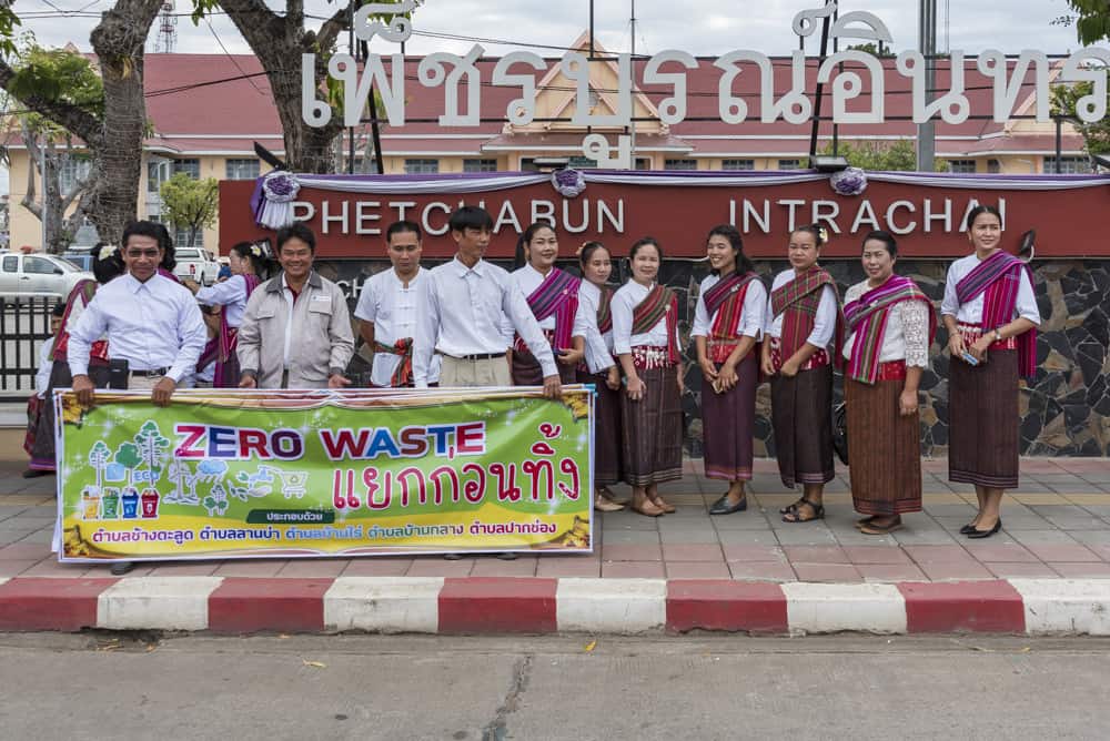 Gruppenfoto der Mannschaft der Entsorgungsbetriebe Phetchabun