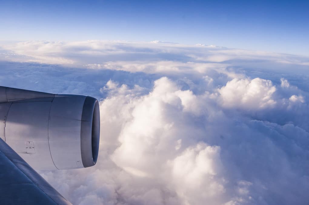 Ein Thailandreise der besonderen Art Wolken auf dem Flug nach Thailand mit Flugzeugflüger