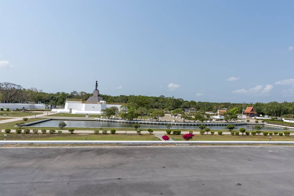 Ansicht des Phra Chulachom Klao Fort von der HTMS Mae Song aus