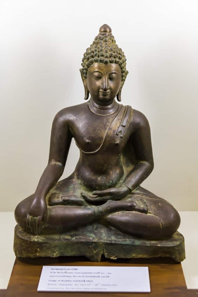 Bronze Buddha aus der Chiangsean Epoche im Ramkhamhaeng National Museum Sukhothai