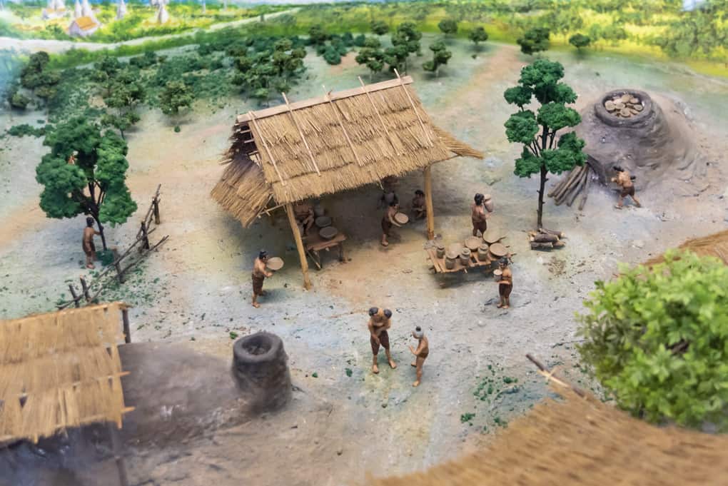 Liebevoll gestaltetes Model eines historischen Brennerei in Sukhothai