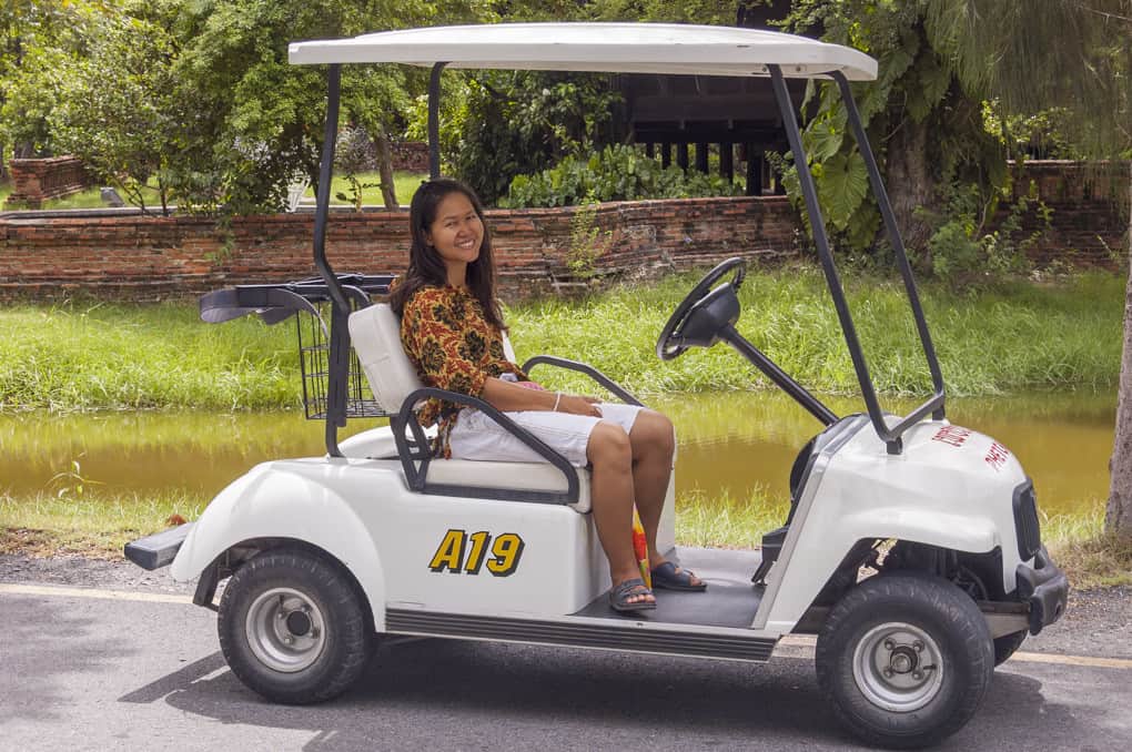 Golfcar das man sich im Freilichtmuseum Muang Boran - Ancient City ausleihen kann