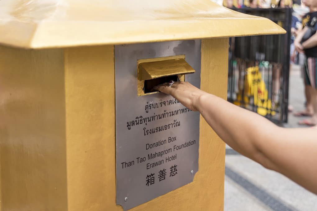 Spendenbox am Erawan-Schrein in Bangkok