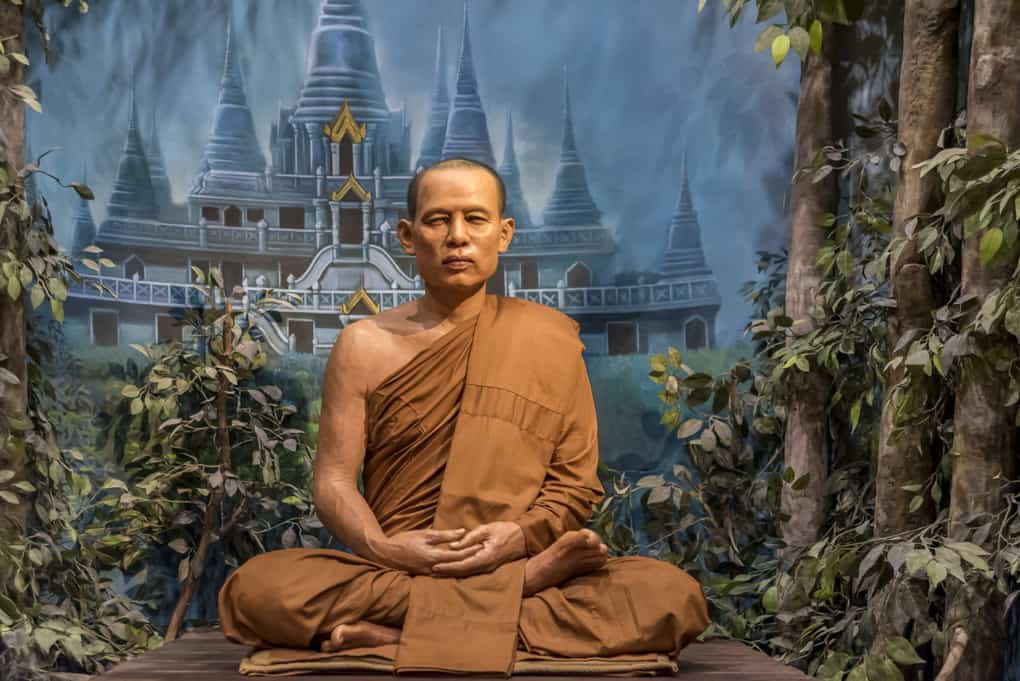Meditierender Mönch als Nachbildung