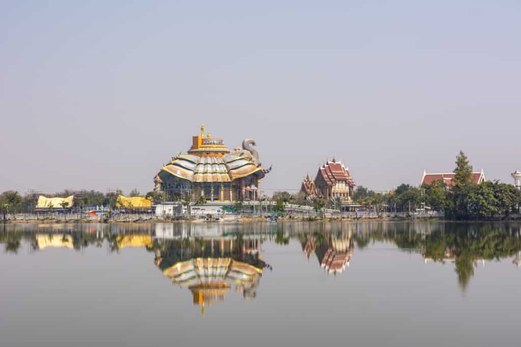 Blick auf den Elefantentempel Wat Ban Rai in Thailand