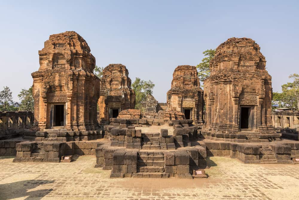 Die Reste der fünf Türme im Khmer Tempel Prasat Muang Tam in Buri Ram - Thailand