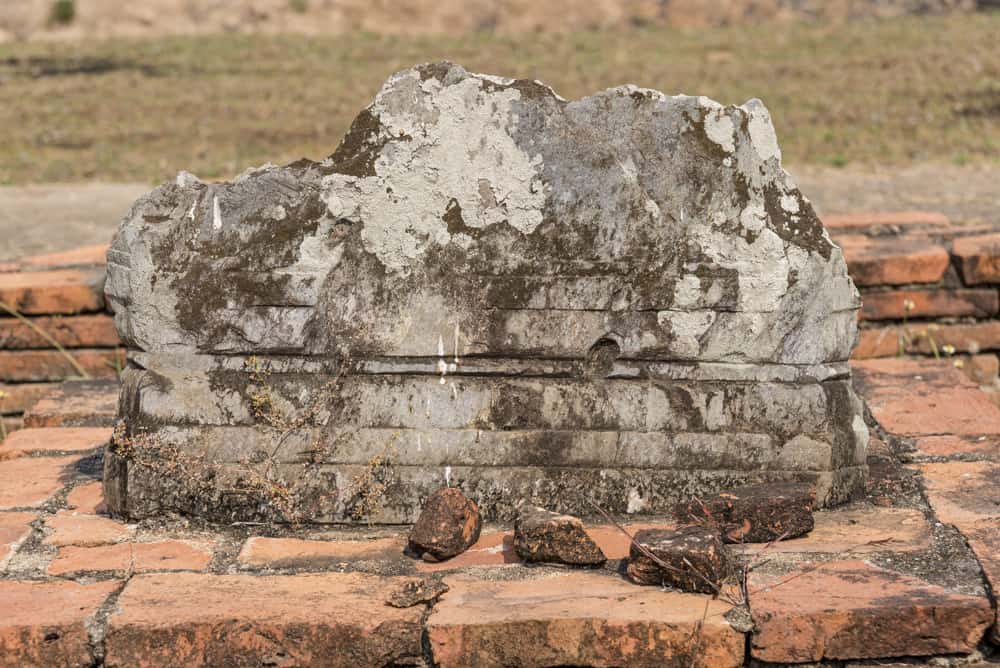 Rest eines Bot-Steines im Wat Chang Lom Sukhothai