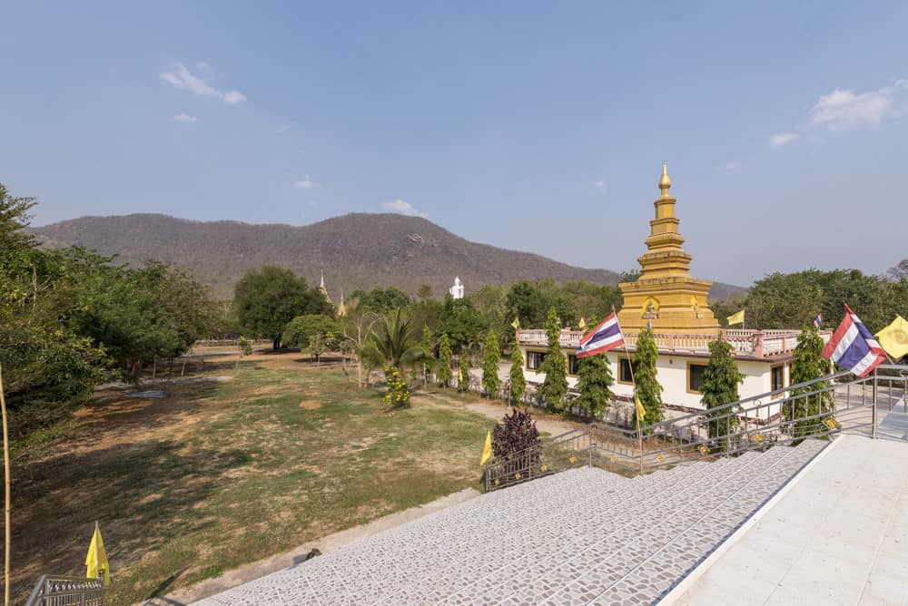 Goldene Pagode im Tempel Tham Mae Ya