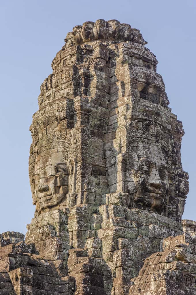 Gesichter am Tempelturm - die vier Gesichter des Bodhisattva Lokeshvara.