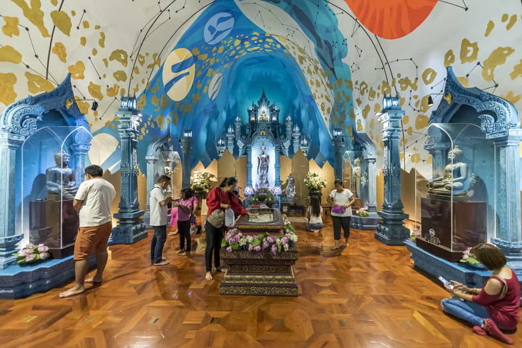 Die Ebene des Kosmos im Erawan Museum in Bangkok dem oberen Teil der Elefanten-Statue