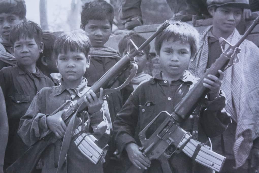 Kindersoldaten der Roten Khmer - aus dem Video "Mein Kambodscha"