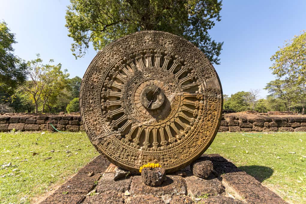 Dharma-Rad oder Rad der Lehre - die ikonografische Darstellung Buddhas