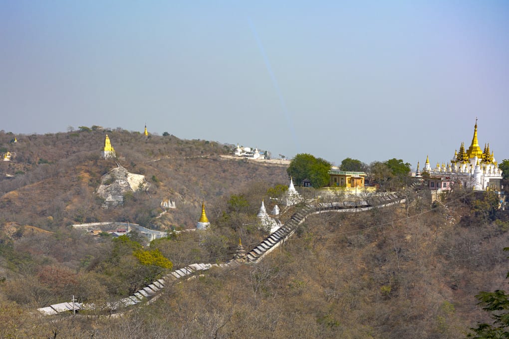 Ausblick über den Sagaing Hill von der U Min Thonze Pagode aus - Sagaing - Myanmar