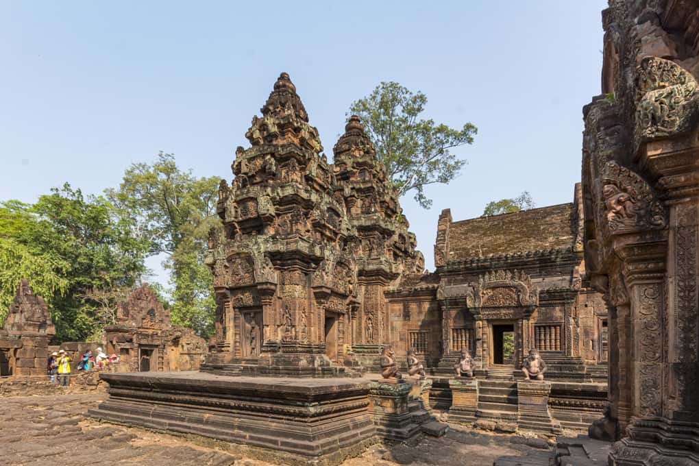 Prasat-Tuerme und Mandapa Banteay Srei