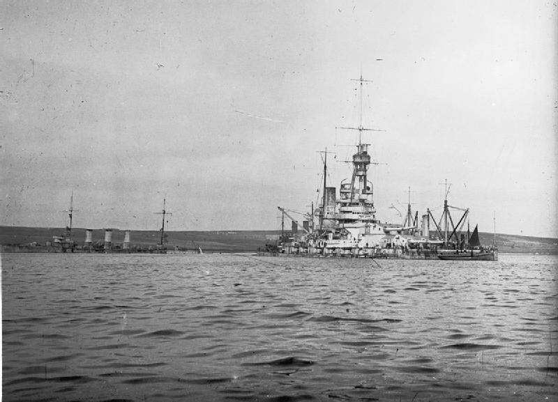 SMS-Baden und SMS-Frankfurt in der Bucht von Scapa Flow