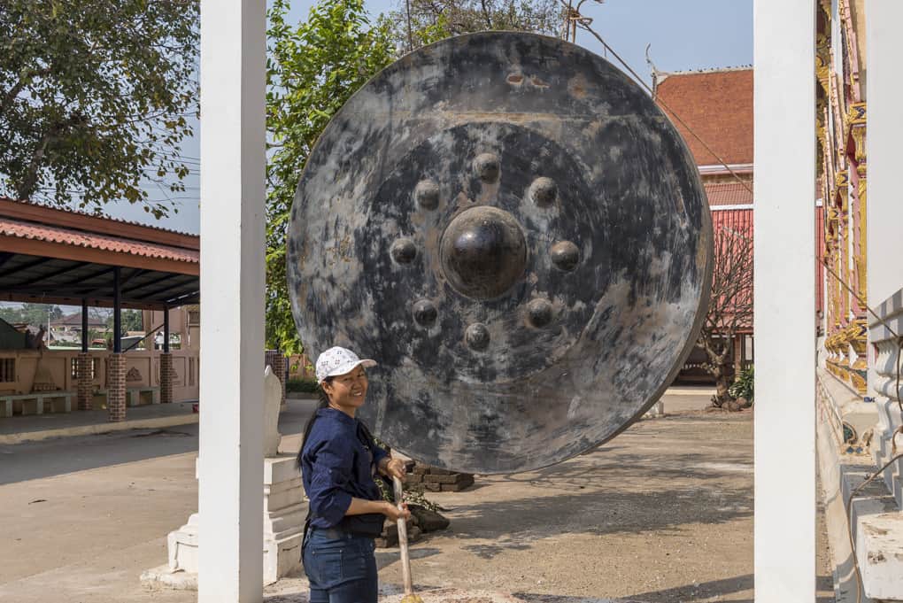 Grosser Gong im Wat Si Maha Pho