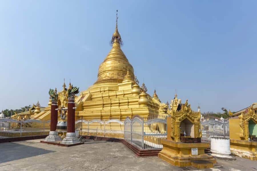 Stupa in der Kuthdaw Pagode in Myanmar